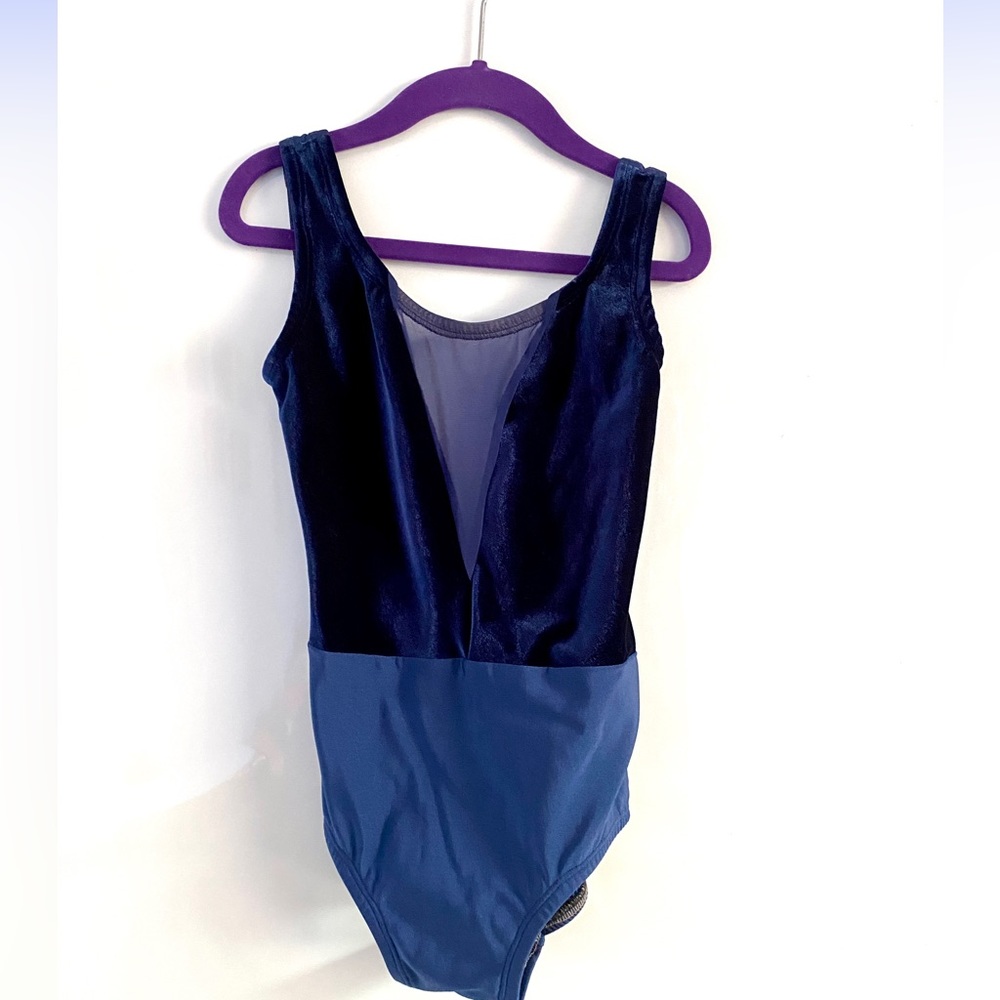Lucky Leo Blue Velvet Dart XS Leotard